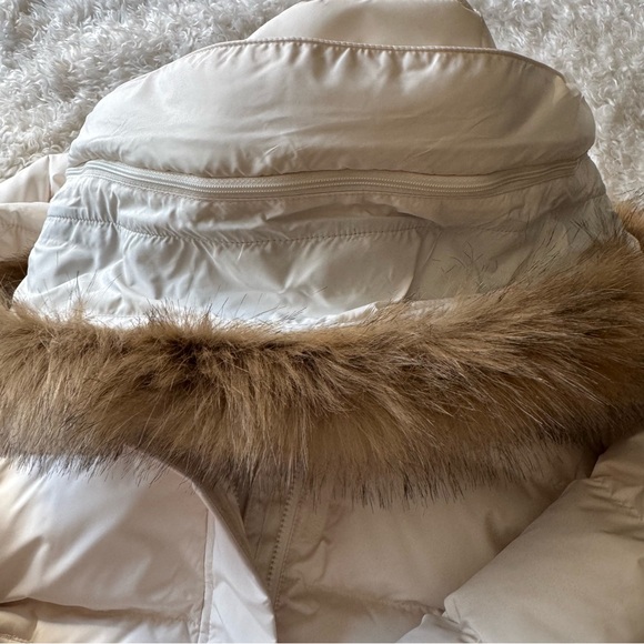 The North Face Women’s Gotham 550 Down Winter Puffer Jacket Ivory Size Medium - Picture 8 of 16